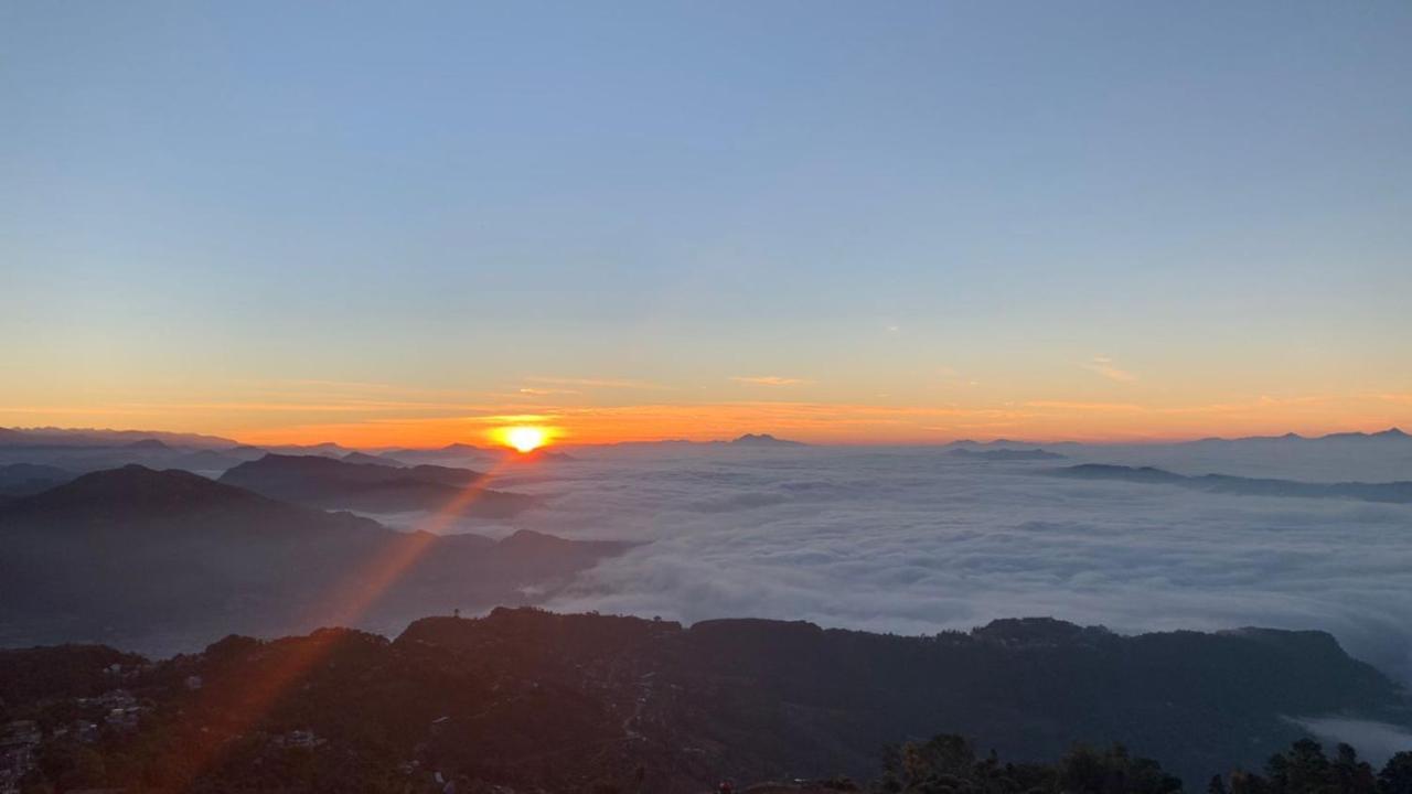Hotel Pristine Himalaya Pokhara Kültér fotó